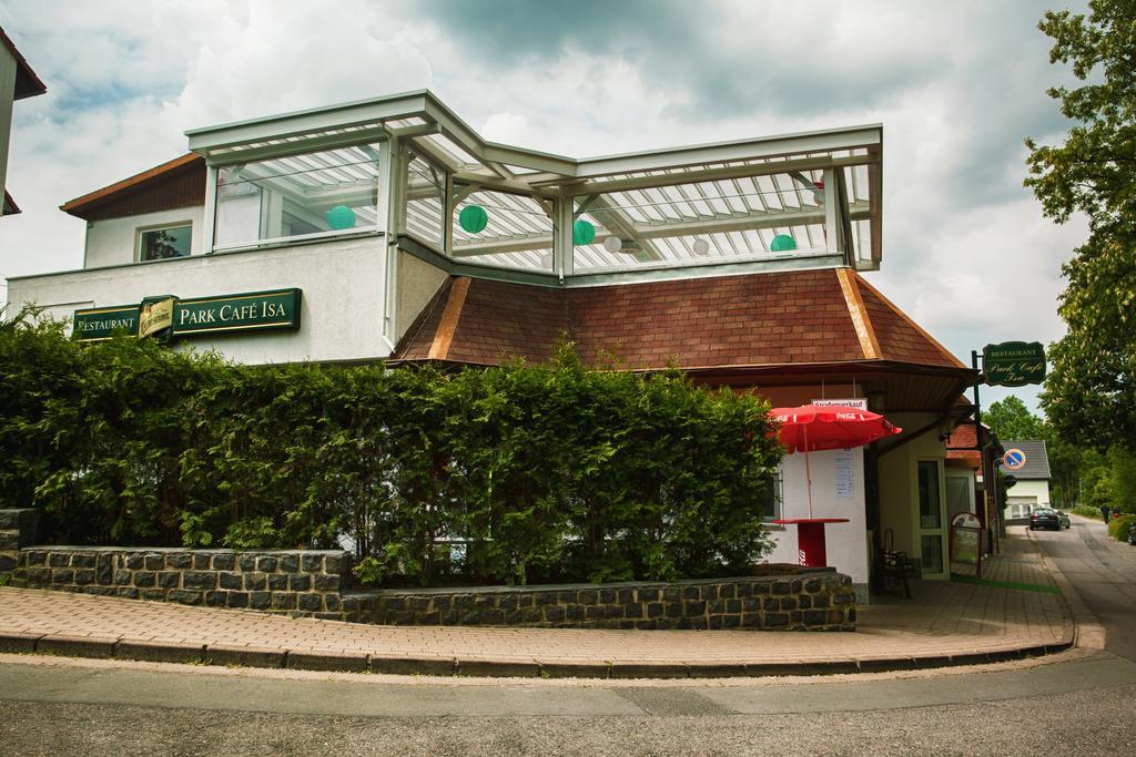 Hotel & Restaurant Park Cafe Isa Ерфурт Екстериор снимка