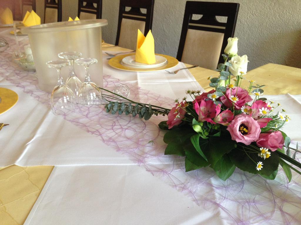 Hotel & Restaurant Park Cafe Isa Ерфурт Екстериор снимка