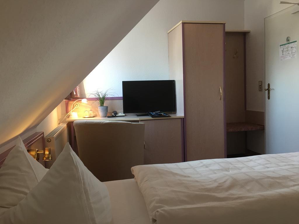 Hotel & Restaurant Park Cafe Isa Ерфурт Екстериор снимка