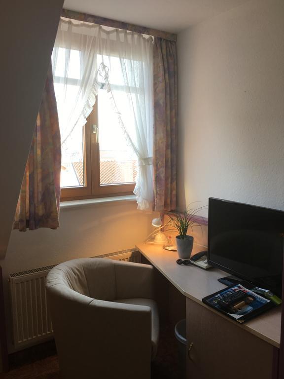 Hotel & Restaurant Park Cafe Isa Ерфурт Екстериор снимка