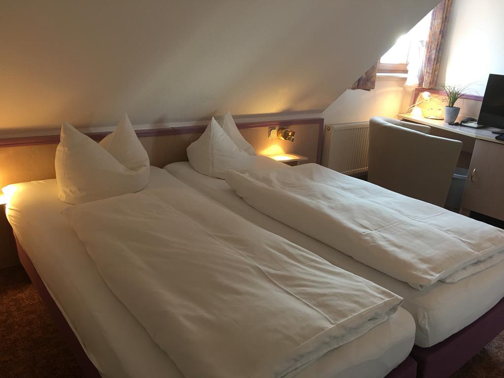 Hotel & Restaurant Park Cafe Isa Ерфурт Екстериор снимка