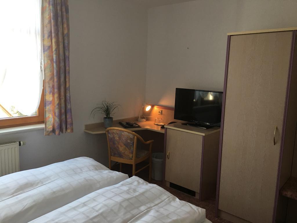 Hotel & Restaurant Park Cafe Isa Ерфурт Екстериор снимка