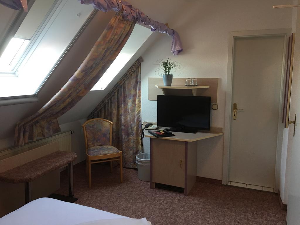 Hotel & Restaurant Park Cafe Isa Ерфурт Екстериор снимка