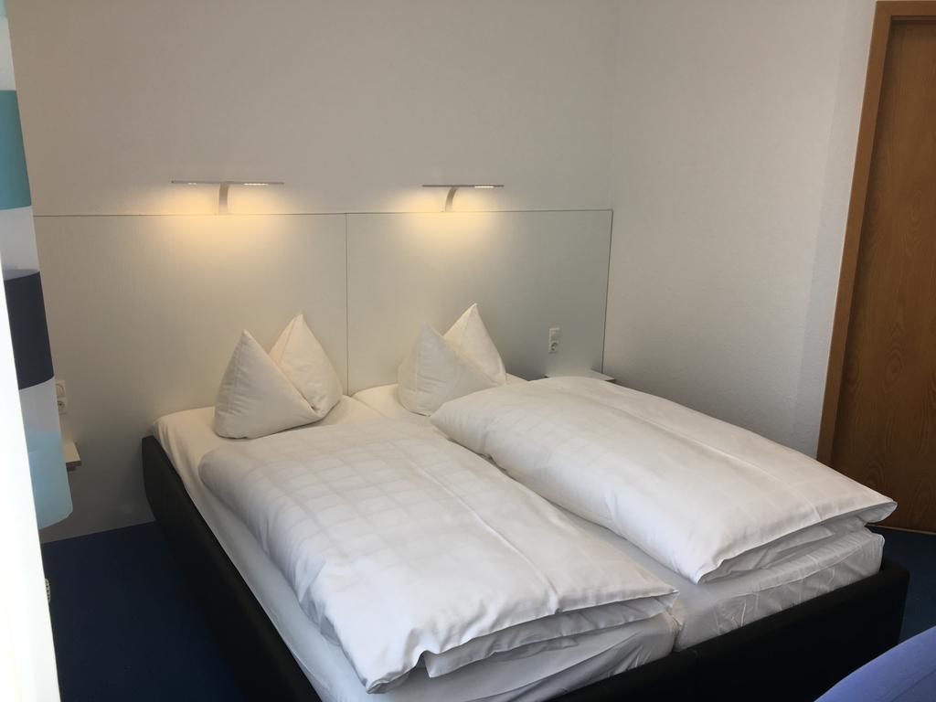 Hotel & Restaurant Park Cafe Isa Ерфурт Екстериор снимка