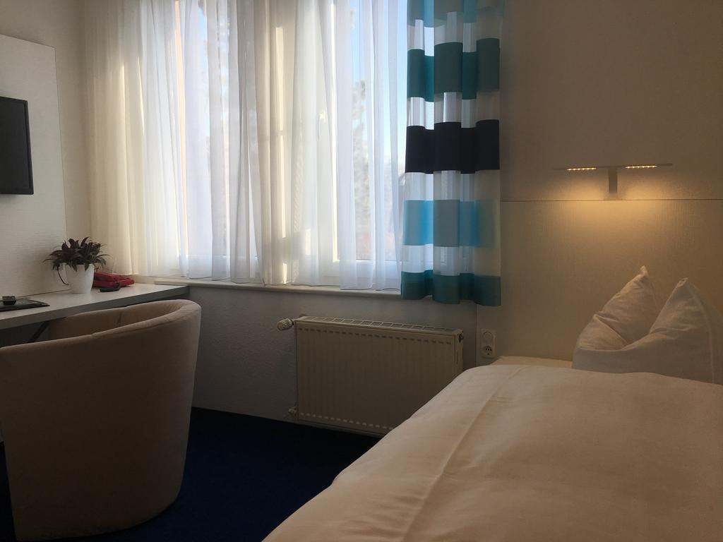 Hotel & Restaurant Park Cafe Isa Ерфурт Екстериор снимка