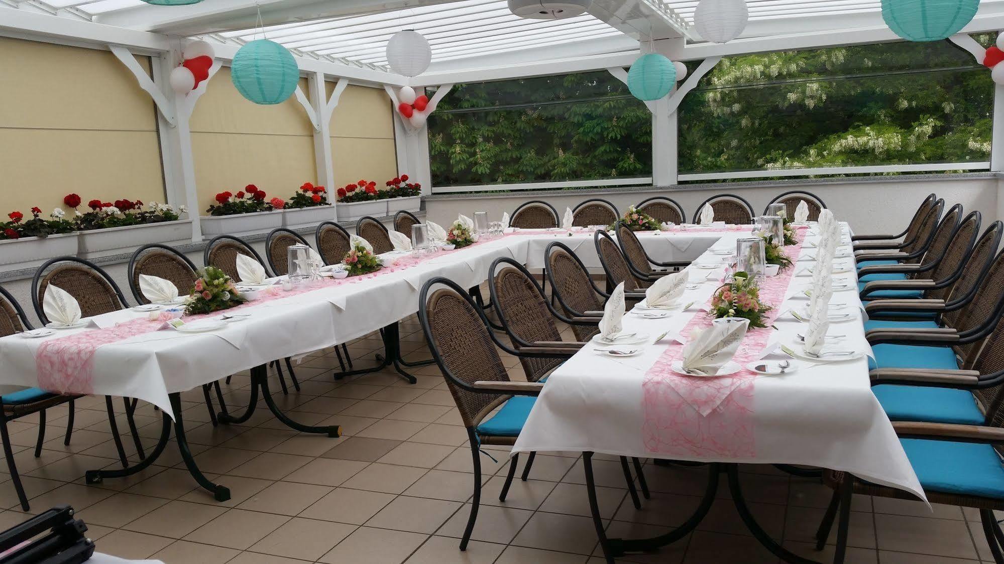 Hotel & Restaurant Park Cafe Isa Ерфурт Екстериор снимка