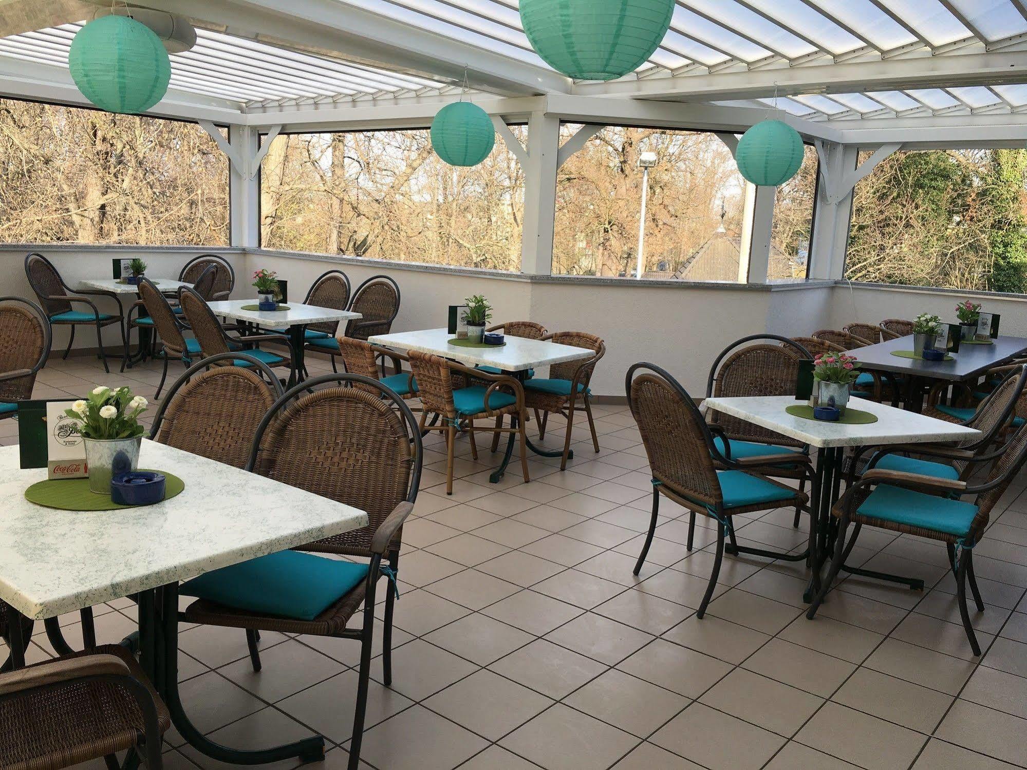 Hotel & Restaurant Park Cafe Isa Ерфурт Екстериор снимка